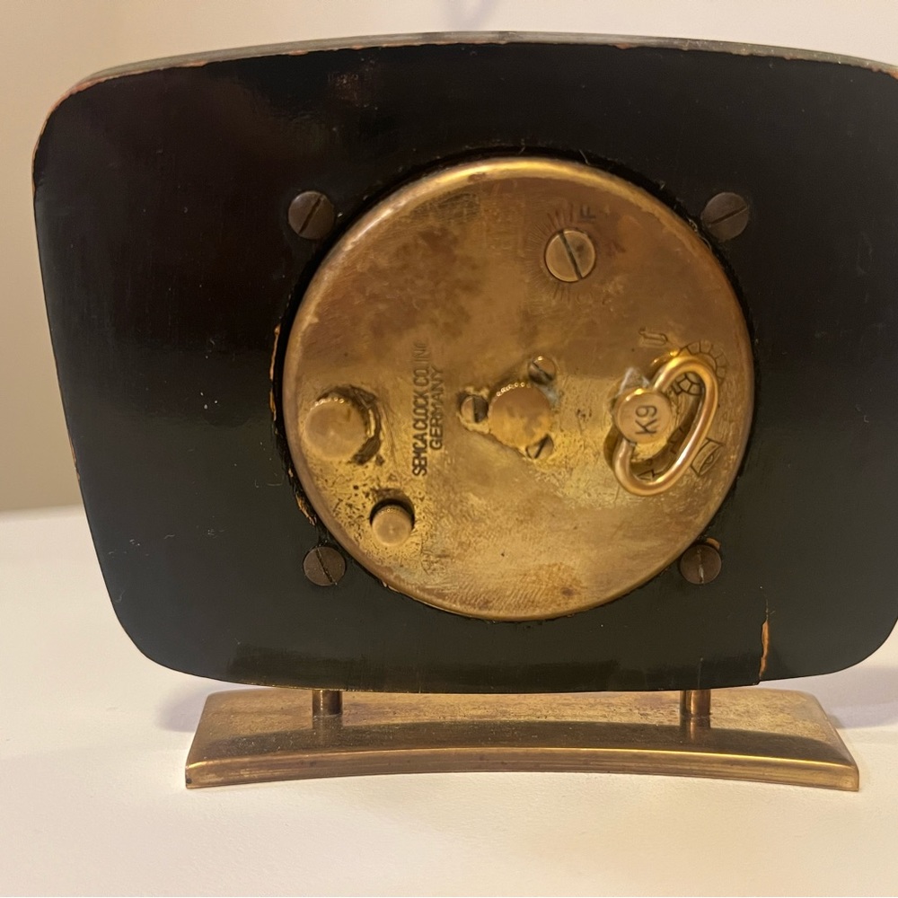 Vintage mid-century alarm clock. - Picture 2 of 2